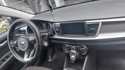 Imagen 7 de 11 de Kia Rio Sedan
