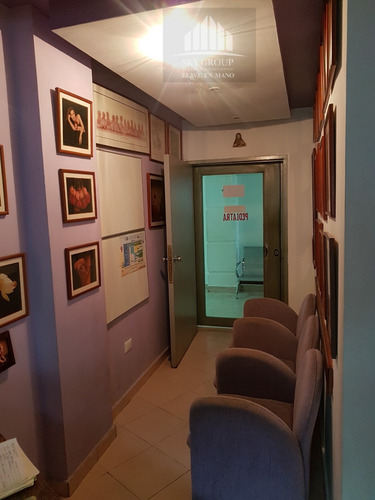 Imagen 3 de 8 de Oficina En Hospital Metropolitano Del Norte (lemof-003) Vende Lino M. Juvinao