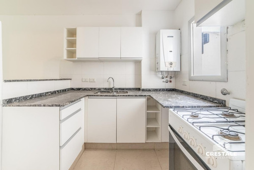 Imagen 3 de 9 de Amplio Monoambiente. Balcón Al Frente. Patio De Uso Exclusivo En Venta - Pichincha