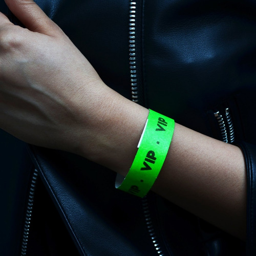 Imagen 2 de 3 de Pulseras Tyvek Verde Neón Caja Con 500pz.