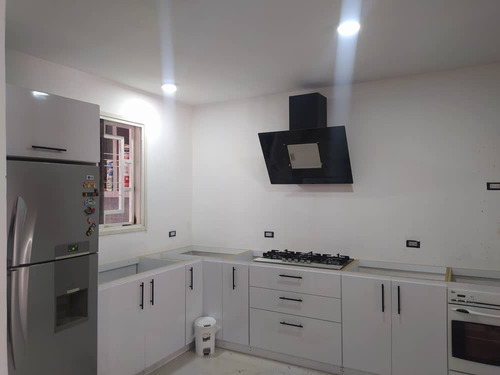 Imagen 7 de 23 de Townhouse En Venta En Av Aragua, Urb Karol Home. 04121994409