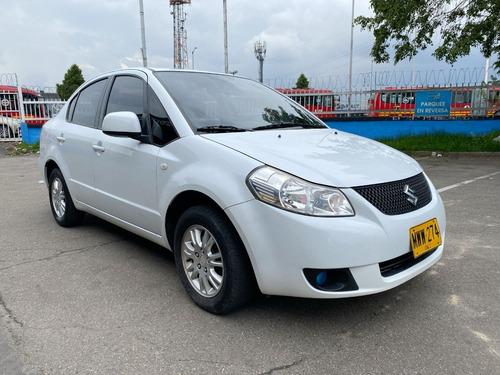 Imagen 4 de 25 de Suzuki Sx4 Glx Sport 2013