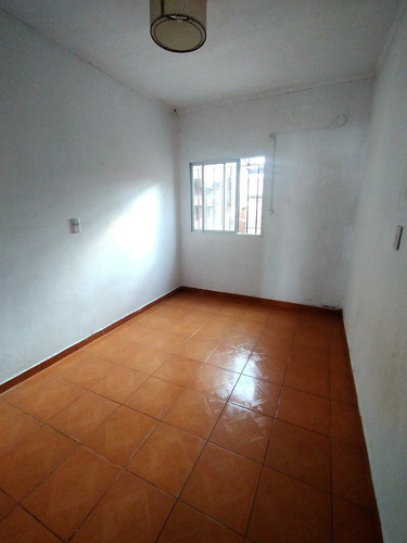 Alquiler - Depto. 2 Ambientes- 25 De Mayo 1900 - Merlo - $ 300.000