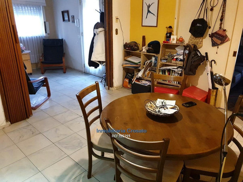 Casa 2 Dormitorios, Estar Con Parrillero A Pasos De Avenida