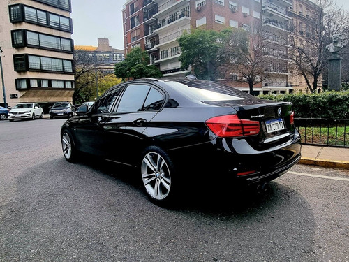 Imagen 5 de 14 de Bmw Serie 3 2016 3.0 330i Sedan Sport Line 252cv