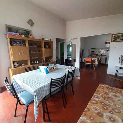 Casa 3 Amb C/ Cochera + Galpon C/ Baño F. 7709