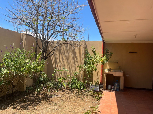 Imagen 12 de 20 de Venta Casa En San Rafael Heredia, De 1 Piso, Con Patio Amplio Y Hermosa Terraza, Toda Construida En Block, Con Accesibilidad A Trasporte Publico Y Centros Educativos