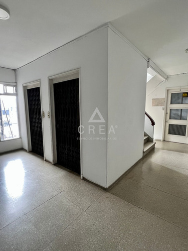 Venta Oficina Ciudad Vieja Buen Metraje Orientacion Norte 91m2 Edificados