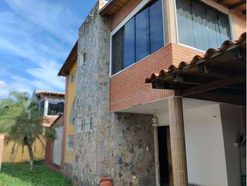 Best House Vende Town House En Conjunto Residencial  Antares Villa -guatire