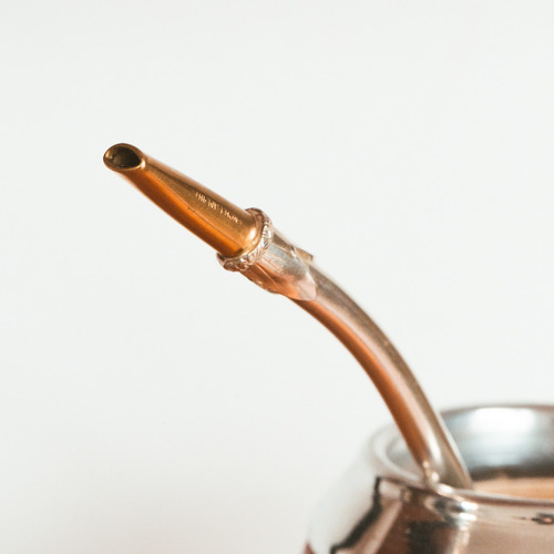 Imagen 3 de 9 de Bombillas Mate Alpaca Pico Bañado En Oro Corta 18cms