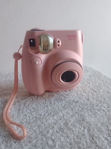 Cámara Instantánea Fujifilm Instax Mini 7s + Funda Instax 