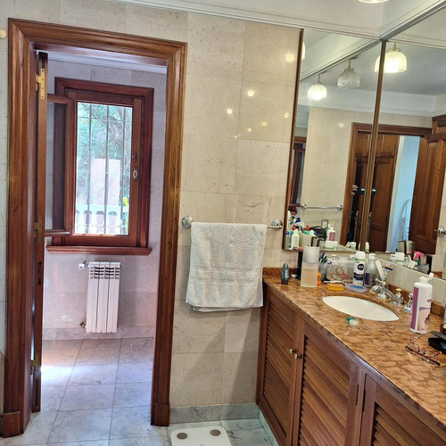 Importante Residencia En Venta En San Isidro, De Libertador Al Rio