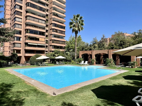 Departamento En Venta De 4 Dorm. En Las Condes .metro.