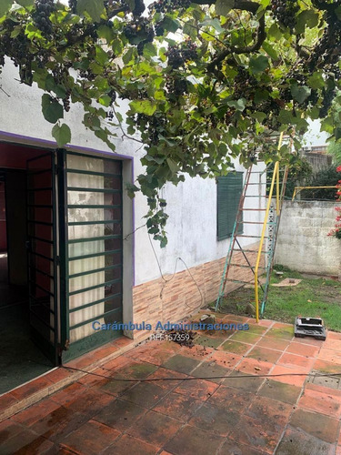 Casa Al Fondo Amplia De 2 Dormitorios,cercana A Ruta 48