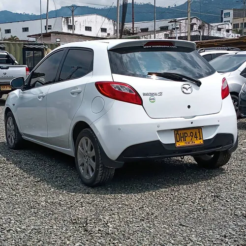 Mazda 2 At 1.5cc 2012