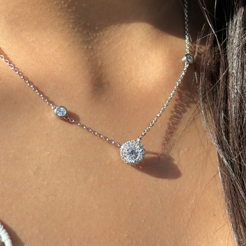 Collar Con Colgante De Zirconia Plata Estilo Clásico