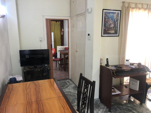 Casa En Venta Ubicado En Lanús Este, Lanús, G.b.a. Zona Sur