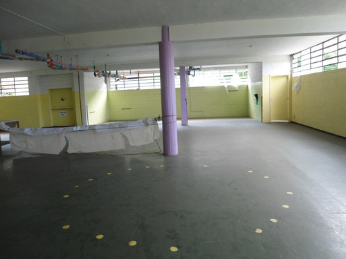 Imagen 2 de 9 de Los Teques, Edificio Comercial R-4
