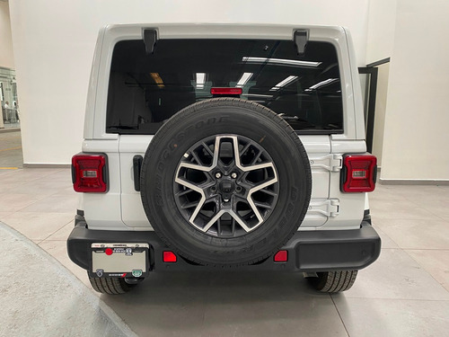 Jeep Wrangler SAHARA