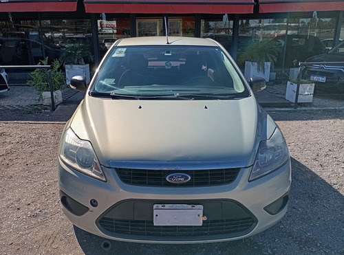 Ford Focus 1.6 Exe Style 4p