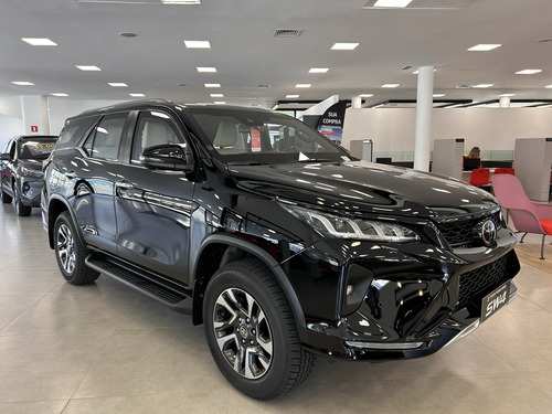 Toyota Hilux SW4 2.8 D-4D TURBO DIESEL DIAMOND 7L 4X4 AUTOMÁTICO