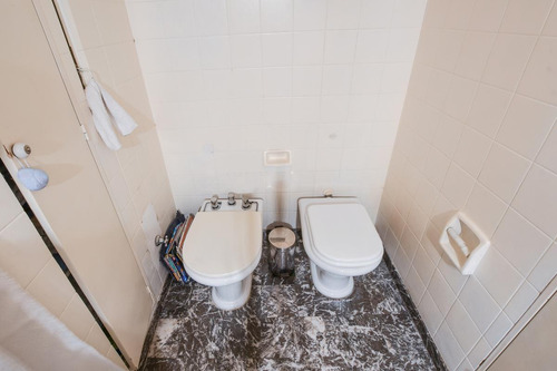 Imagen 26 de 30 de Departamento De 3 Dormitorios Mas Dependencia O Escritorio En Venta En El Centro De Rosario