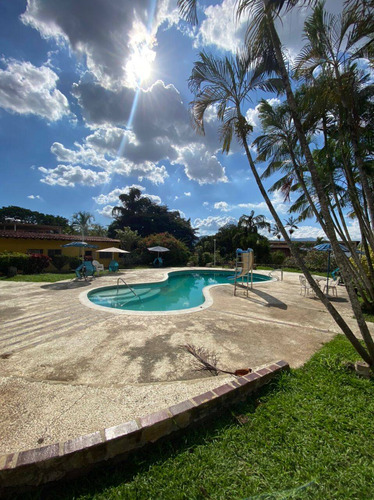 Venta De Quinta En Las Morochas. San Diego 15000 M2. G.g