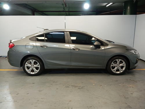 Chevrolet Cruze II 1.4 Sedan Lt
