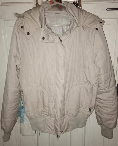 Campera De Mujer Talle L. Con Capucha