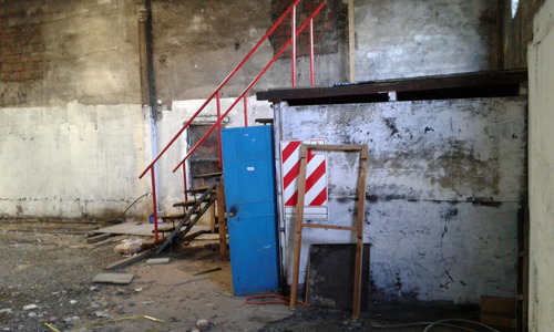 Galpón 240m2 C/local S/lote 10x44