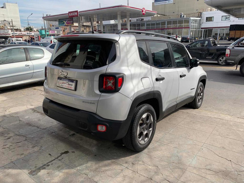Imagen 6 de 15 de Jeep Renegade 2016 1.8 Sport Plus Automania