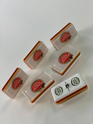 Domino Tecate Plata + Domino Carta Blanca Encapsulado Madera