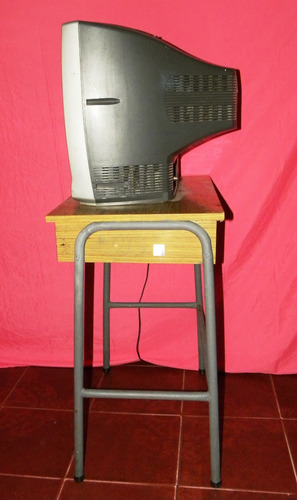 Imagen 8 de 9 de Televisor 20 PuLG LG Con Mesa