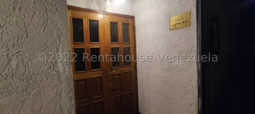 En Venta Fondo De Comercio De Restaurant De Larga Trayectoria En Boleita Sur, 25-3028