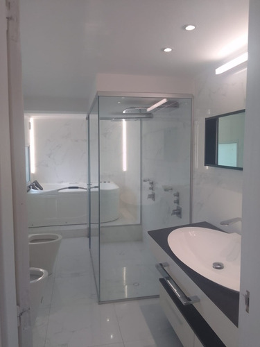 Vendo Con Renta De Usd 3.000 1.400m2 El Pinar Canelones