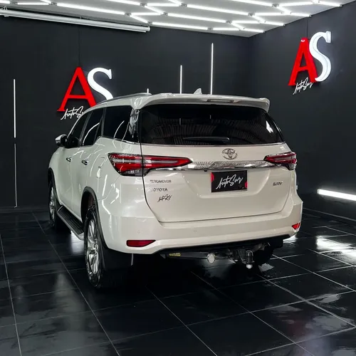 Toyota Fortuner 2.8 SRV