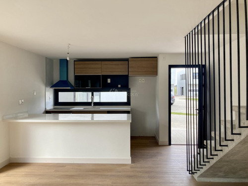 Alquiler Casa 3 Dormitorios Parque Miramar Jardin Parrillero Amenities Seguridad Almadia