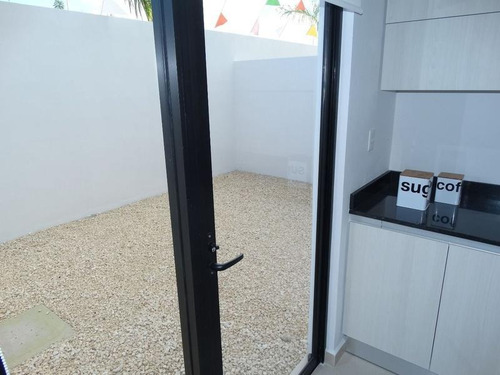 Casa En Venta, Estrenar, 2 Niveles, Roof Top, 3 Recamaras A 2 Km De La Playa En Playa Del Carmen
