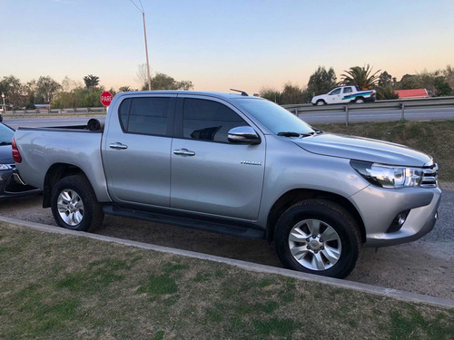 Toyota Hilux Srv 2.7 4x2 Nafta