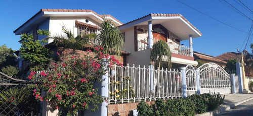 Imagen 4 de 14 de Vendo Casa Mao 346 M2 Const. Piscuzzi 3hab 4 Baños 2parqueo