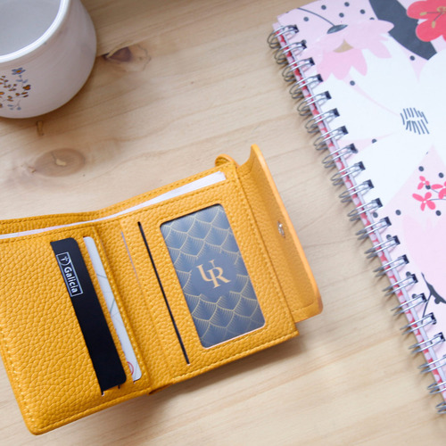 Billetera Ionify Ur Tokio De Mujer Chica Colores Color Amarillo Diseño De La Tela Pu