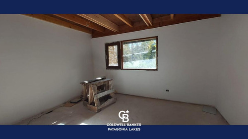 Venta Propiedad De 4 Uf Con Arroyo En Lote 1300 M2 Lolog 1945 B° Epulafquen Villa La Angostura