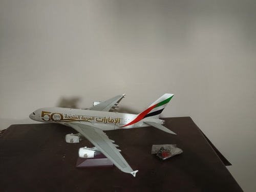Avión Airbus A380-800 Emirates 50 Aniversario 1/200