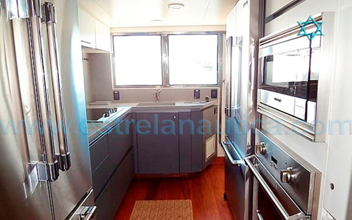Imagem 5 de 6 de Lancha Benetti 106 Barco Iate N Ferreti Azimut Intermarine