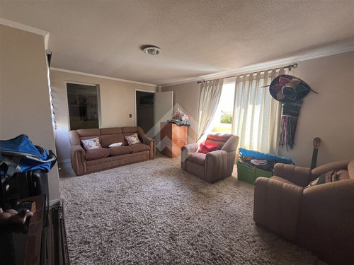 Casa En Venta De 6 Dorm. En La Florida