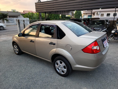 Imagem 14 de 20 de Ford Fiesta Sedan