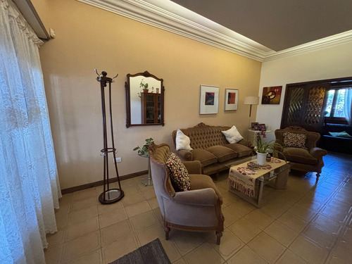 Casa 4 Ambientes - Garage Y Parque - Villa Primera