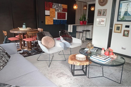 Venta De Moderno Departamento En Las Condes 2 D.