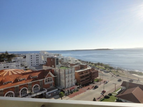 Venta De Apartamento 3 Dormitorios En Playa Mansa