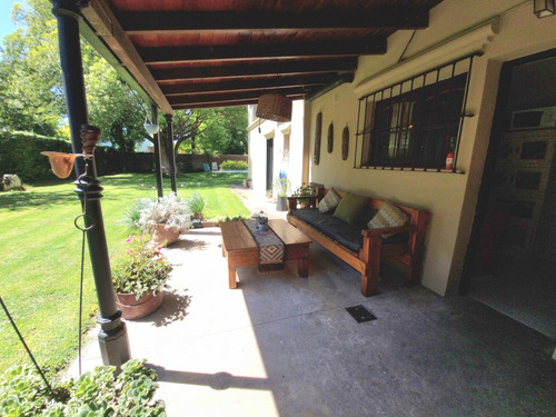 Casa | Amb | 4 Dorm | 400 M2 | Lote 800 M2